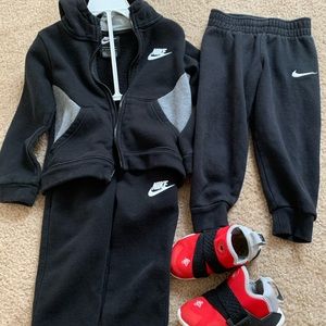3T Nike hoodie and pants / 8C Nike shoes
